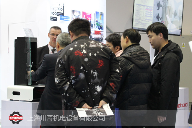 Diebold-CME展會(huì)-熱縮機(jī)現(xiàn)場(chǎng)演示